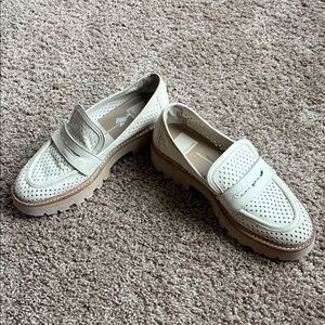 DV by Dolce Vita Cream Perforated Flats